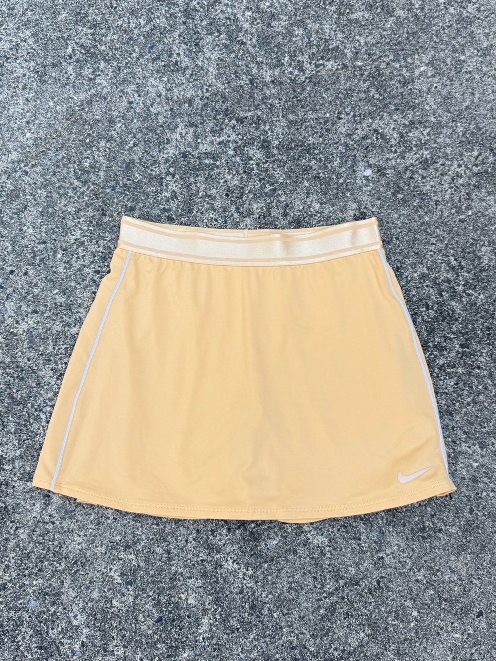 Nike Skirt Womens Size S Yellow Tennis Golf Skort Dri Fit Built In Shorts